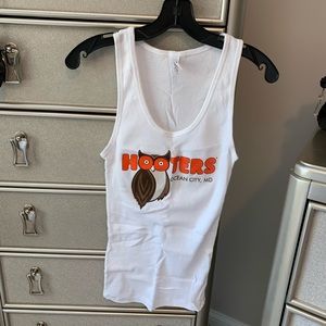 Hooters Tee